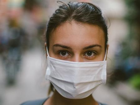  Fake: Máscaras podem baixar imunidade e congestionar pulmões