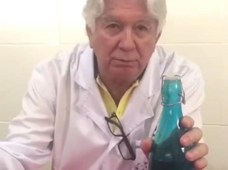  Sem eficácia: Médico compartilha vídeo ensinando a fazer nebulização com água oxigenada e bicarbonato de sódio contra Covid-19