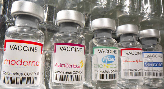 Vacinas da Pfizer e AstraZeneca podem reduzir pela metade os níveis de transmissão da Covid-19?