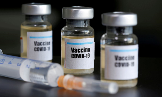 Segundo o presidente do Brasil, as vacinas contra a covid-19 podem desenvolver AIDS. Procede?